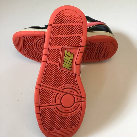 Nike Air Prestige III Blue and Pink Sneakers - Picture 8 of 9